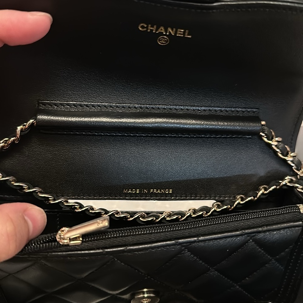 Chanel IPhone holder with chain💜💜💜💜💜 - Picture 8 of 13